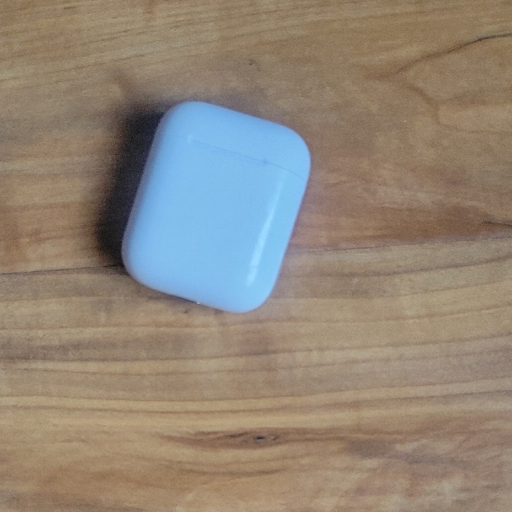 Apple White AirPods Case